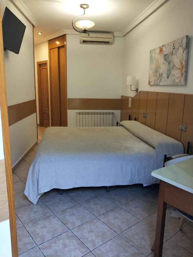 Hostal Maria Ronda Madrid Exterior foto