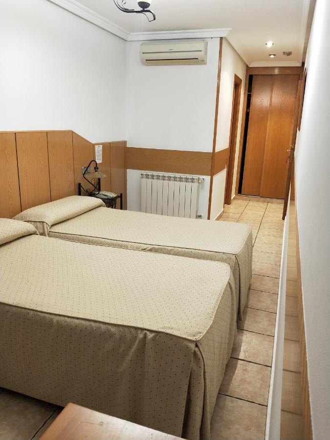 Hostal Maria Ronda Madrid Exterior foto