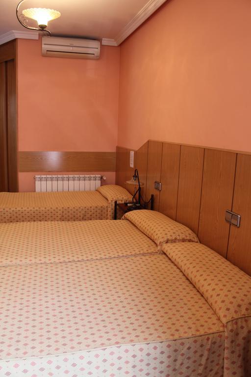 Hostal Maria Ronda Madrid Exterior foto