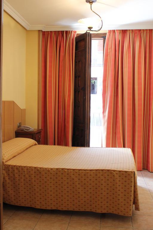 Hostal Maria Ronda Madrid Cameră foto