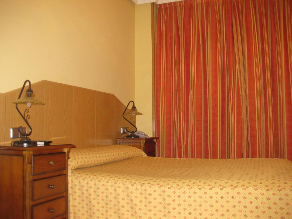 Hostal Maria Ronda Madrid Exterior foto